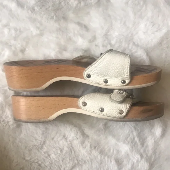 Burberry White Leather Slides - Picture 2 of 5